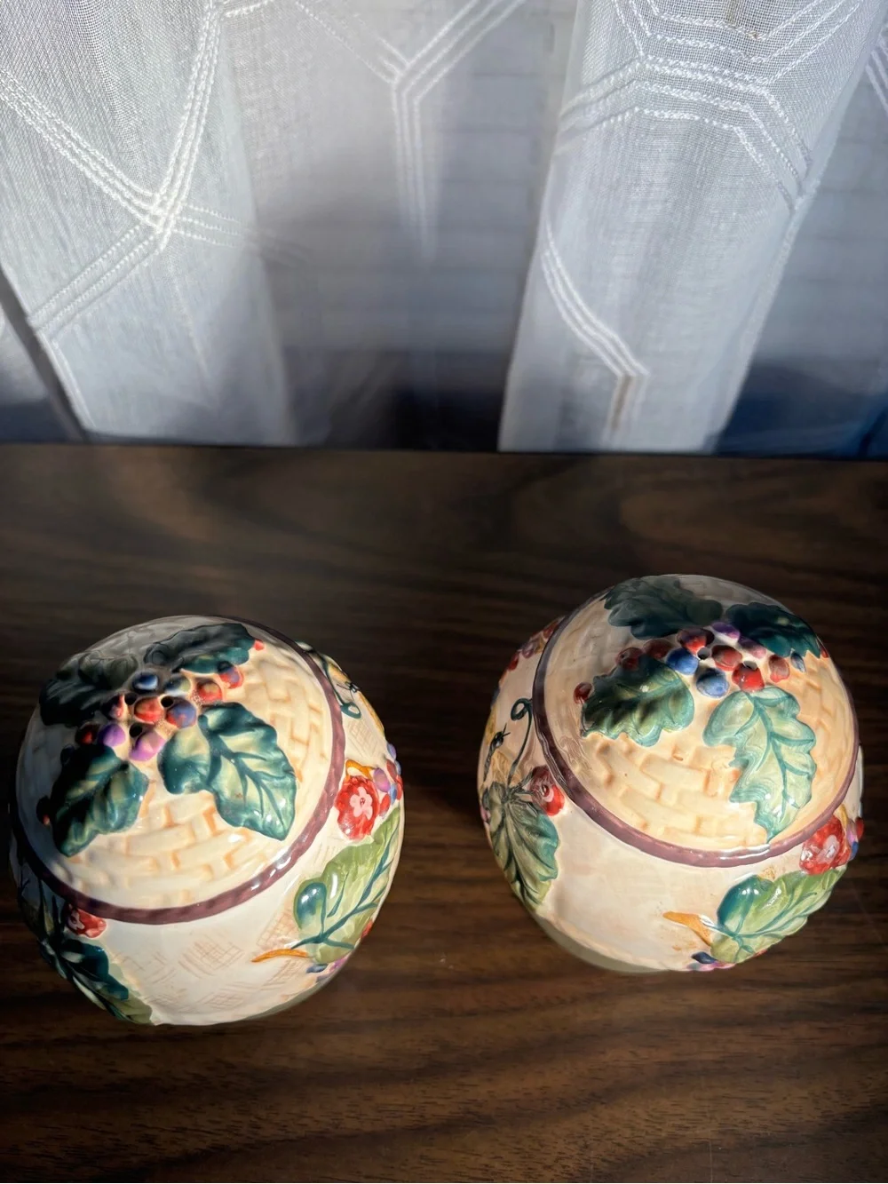 Tracy Porter Claret ceramic salt & pepper shaker’s Hand painted 5” H